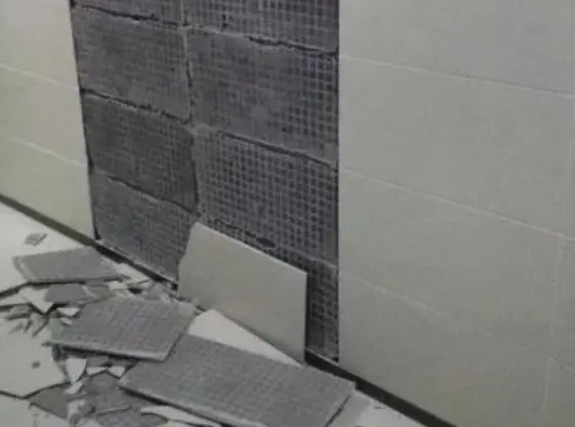 梁园瓷砖空鼓维修公司分享下梁园墙砖松动维修的知识